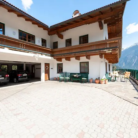Between And Finkenberg Apartment Mayrhofen