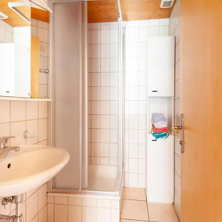 Apartment In Near Lift