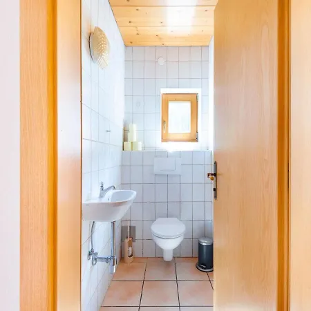 Apartment In Near Lift