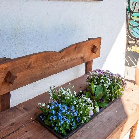 Apartment With Garden Near Hiking Trails