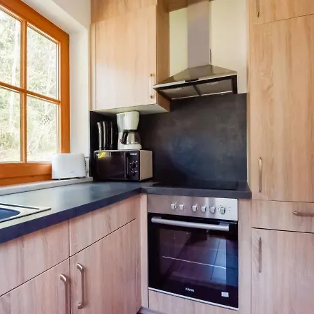 Apartment In Near Lift *