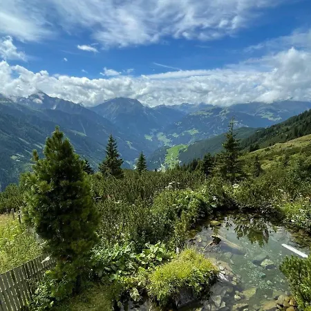 Apartment With Garden Near Hiking Trails Mayrhofen